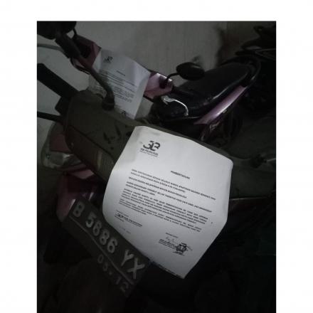 MOTOR DAN MOBIL YANG PARKIR DI ASR - TIDAK BERGERAK LAMA - TIDAK JELAS SIAPA PEMILIKNYA